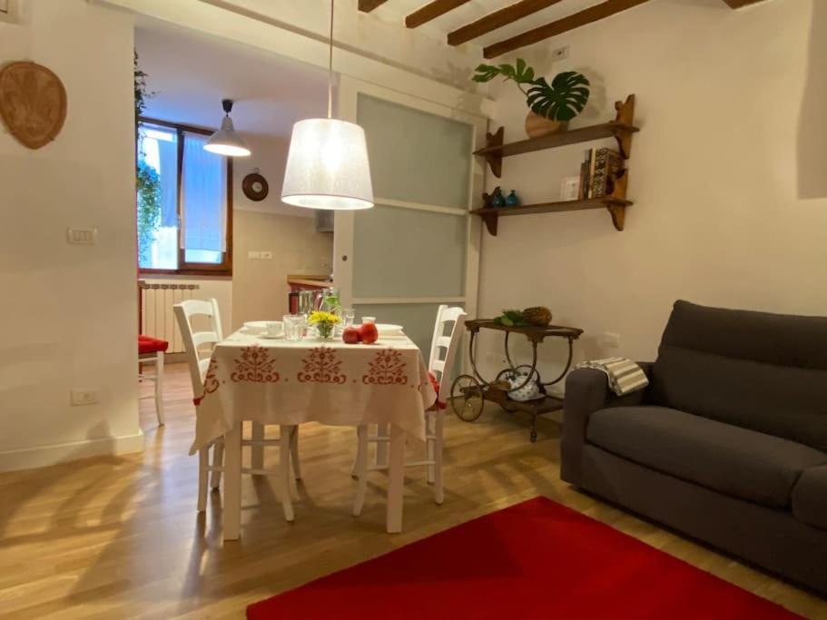 San Lorenzo Apartment In Red Firenze Eksteriør billede