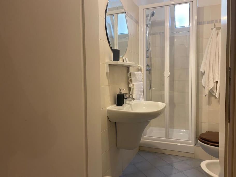 San Lorenzo Apartment In Red Firenze Eksteriør billede